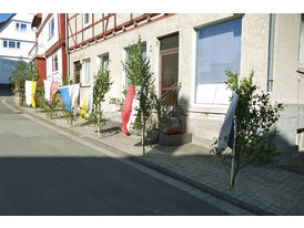 Fronleichnamsaltäre in den Naumburger Straßen (© Karl-Franz Thiede)